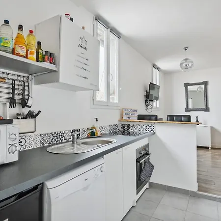 Appartement Au Coeur Du Triangle D'or De *